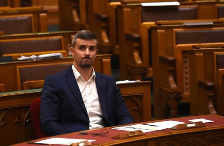 Vége az összellenzéknek Egerben: feloszlatta magát a Jobbik!