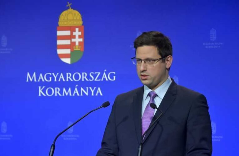 Február 15-étől oltási igazolvánnyá alakul a védettségi igazolvány; rövidül a karantén ideje