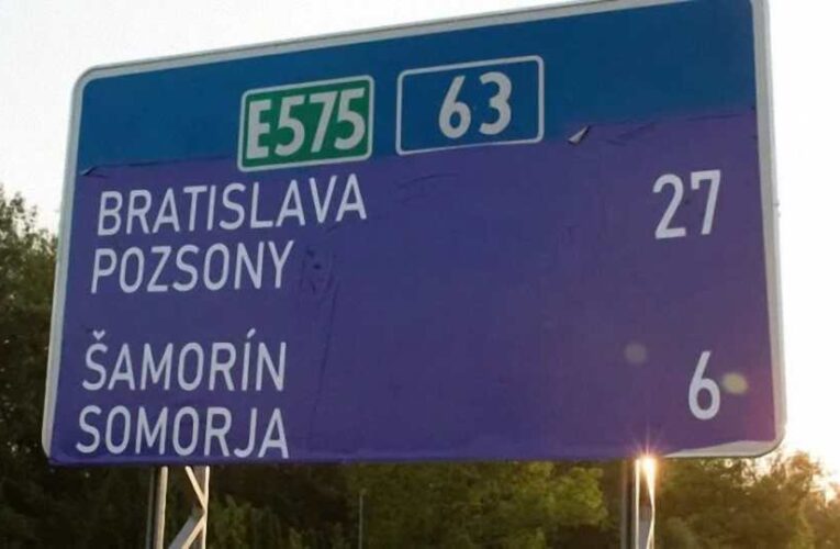 Unzensuriert: Felvidéken a táblákat magyarul kell címkézni