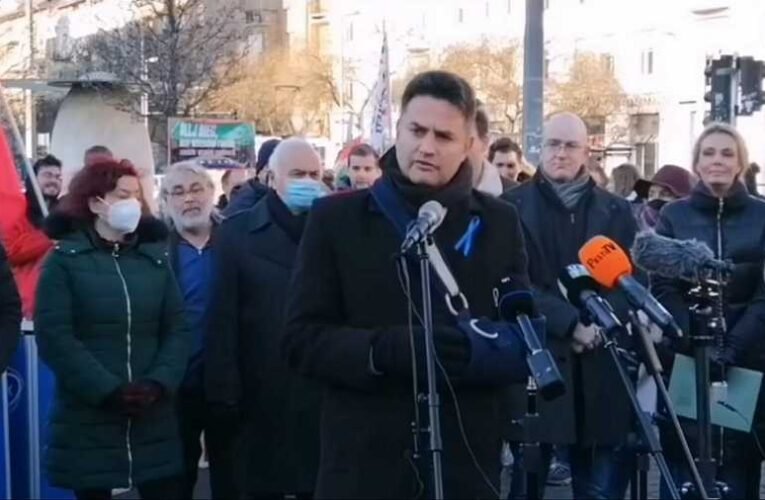 Márki-Zayt a Móricz Zsigmond körtérről a k…anyjába küldte egy járókelő 📺