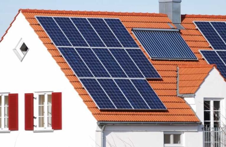 Újabb pályázatot indít a kormány: februártól 2,5 millió forint támogatás lesz igényelhető lakossági energiatárolók telepítésére