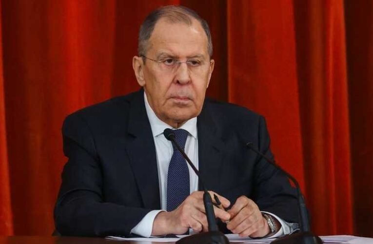 Lavrov: Oroszország megvédi Donyecket és Luganszkot