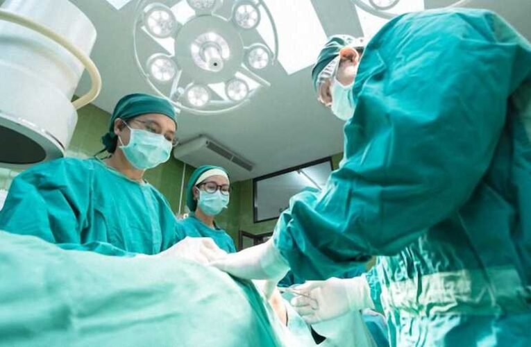 Érkezik az idei első emelt bér az egészségügyben dolgozóknak