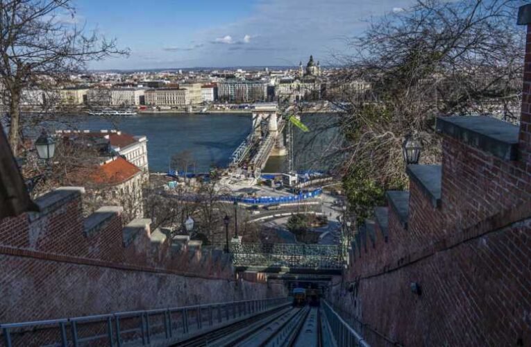 Megújult a Budavári Sikló