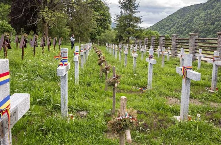 Újabb magyar győzelem Úzvölgye ügyében: el kell távolítani a román betonkereszteket a temetőből