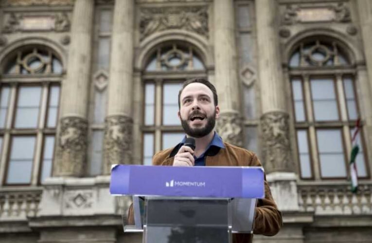 Újabb baloldali politikus, a momentumos Berg Dániel is katonai felszereléseket küldene a háborúba