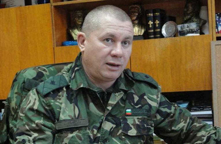 Bolgár tábornok: Zelenszkij a kapituláción gondolkodik