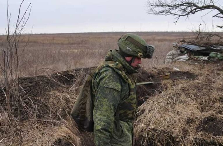 Az ukránok háborús bűnei: Tömegsírokat tárnak fel az oroszok Donbaszban – a Nyugat mindent elhallgat vagy bagatellizál
