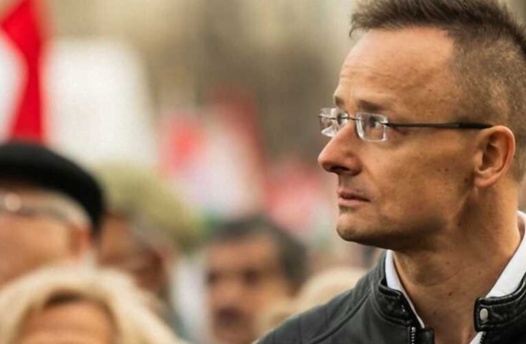 Szijjártó Péter: 15 nap van hátra…