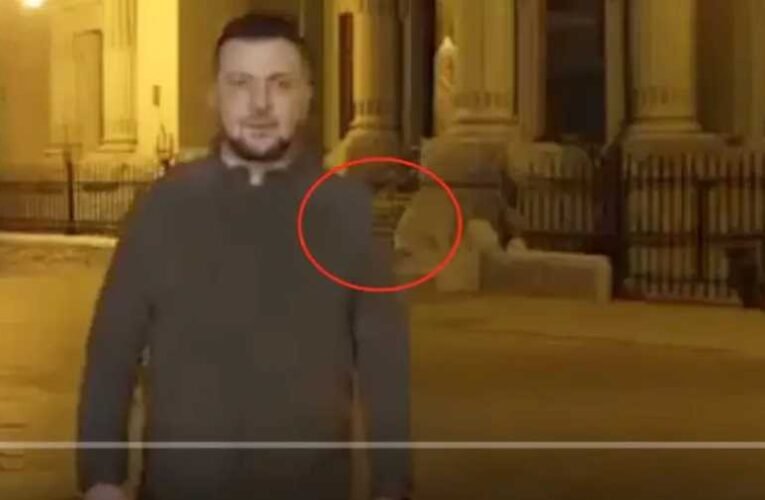 A sátáni szemfényvesztés folytatódik: Zelenszkij olyan kamu videót gyártott, hogy még a válla is eltűnt, de a lóláb kilóg…