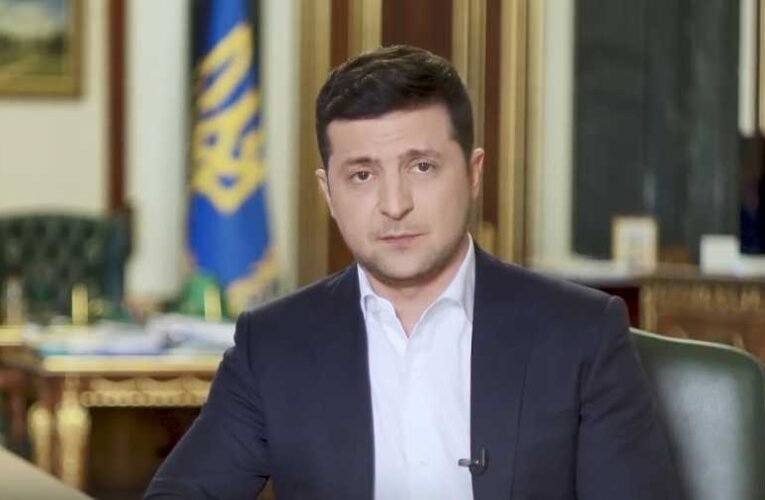 A demokratikus Nyugat demokratikus Zelenszkije 11 politikai párt betiltását jelentette be