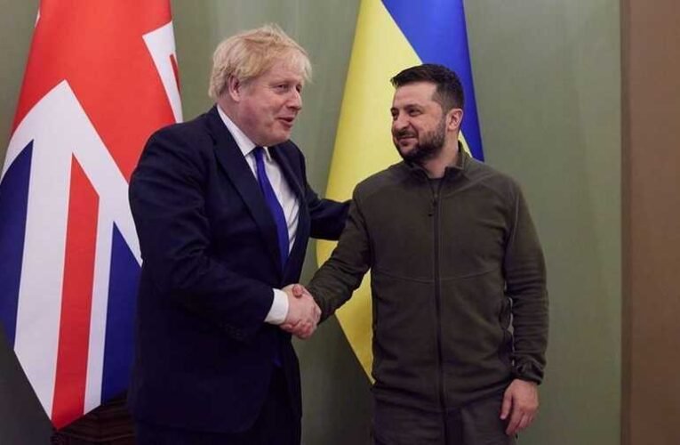 The Guardian: bizonyíték van arra, hogy Boris Johnson pénzért szította az ukrán konfliktust