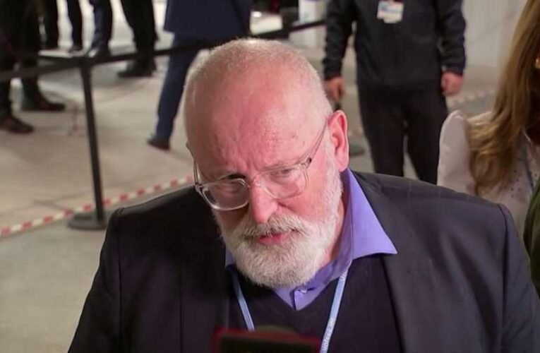 Spórolás Timmermans módra: Szellőztessék a ruhákat, ne mossák 📺