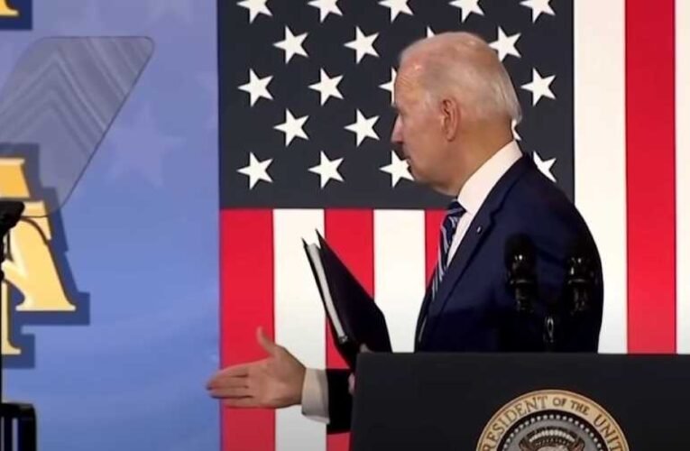 Amerikai képviselő: szégyen, hogy ő (Biden) képviseli a hazánkat