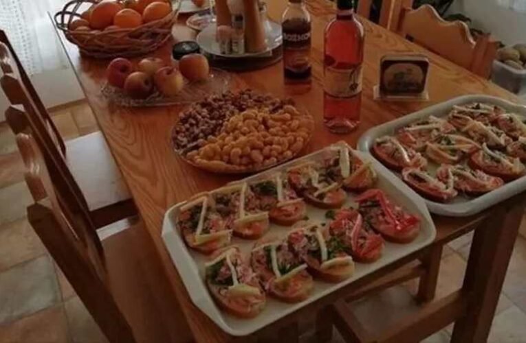 Fokozódó elmebaj: Vizsgálatot indított a rendőrség egy cseh politikus ellen, mert „Z”-vel díszítette a húsvéti szendvicseit