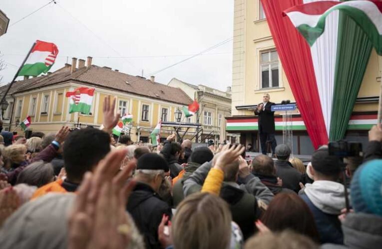 Orbán: ha a baloldal nyer, másnap megindulnak a fegyverszállítmányok