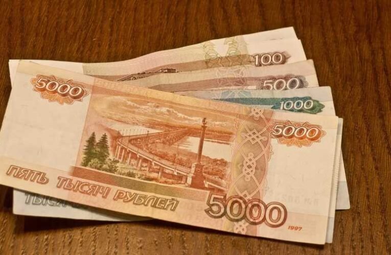 Oroszország jogi lépésekkel fenyeget, ha a Nyugat megpróbálja csődbe vinni