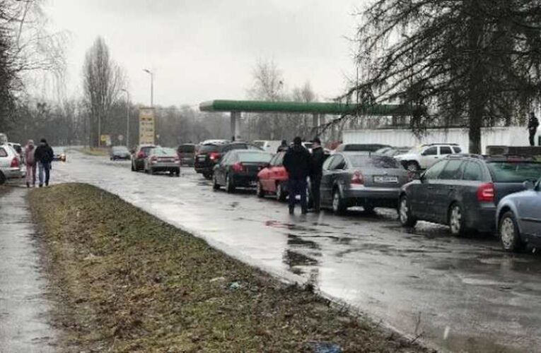 Ukrajnában brutális üzemanyag hiány és áremelkedés várható