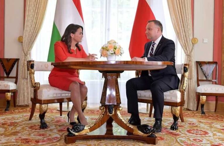 Novák: Magyarország és Lengyelország a helyreállítási alapból járó összegek folyósítására szólítja fel Brüsszelt