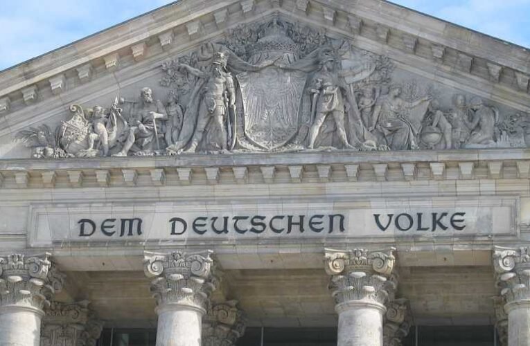 Stoffán György: „A berlini tárgyalóteremből jelentjük” (DWLP)