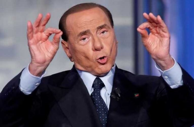 Berlusconi: Putyinnak nincs kivel tárgyalnia Ukrajnával kapcsolatban