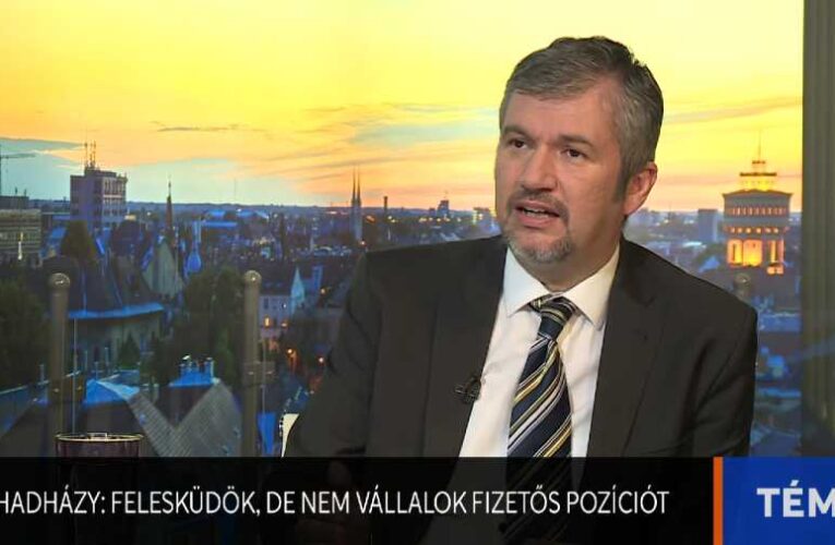 Hadházy Ákos az áldozatvállaló, két lábon járó demokrácia