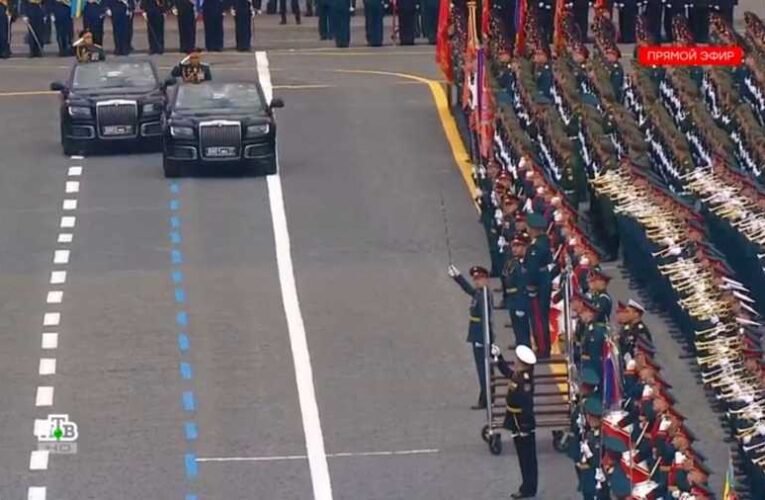 Elkezdődött Moszkvában a Győzelem napi katonai parádé (élő 📺)