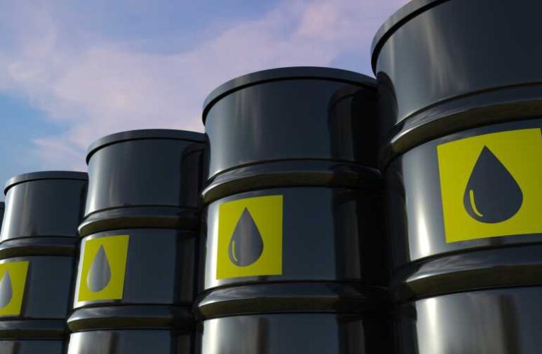 Bloomberg: Csökkenti olajkitermelését az OPEC