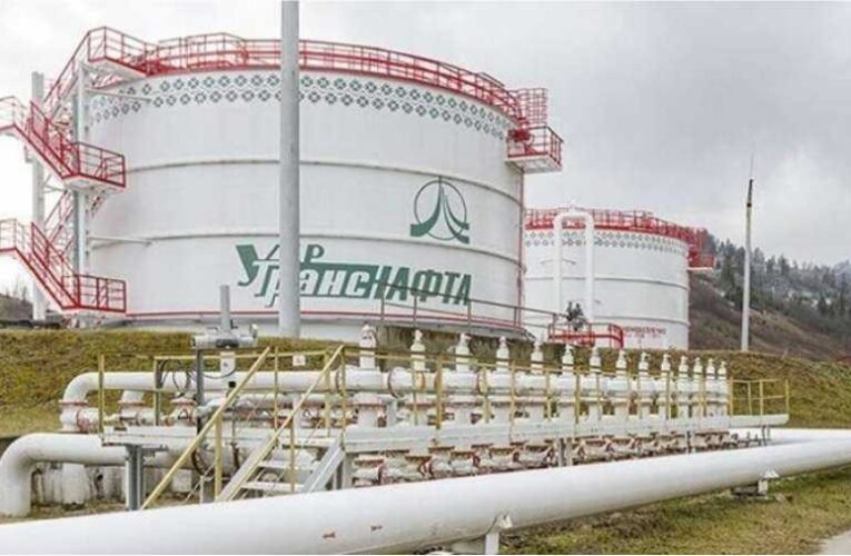 Ukrajna felajánlotta segítségét az EU teljes olajembargójához, szívesen elvágják a „Barátság” olajvezetéket