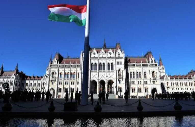 Bátorságra biztatja a kormányt a Békekör