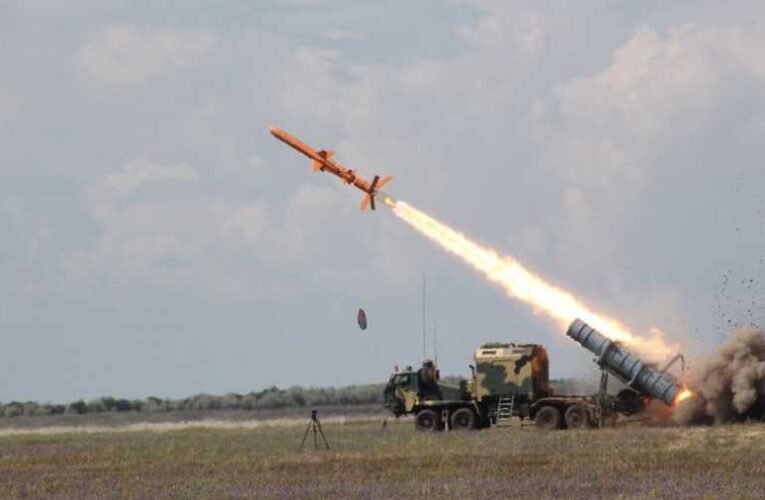 Kramatorszki lőszerraktár megsemmisítéséről számolt be az orosz külügyi szóvivő