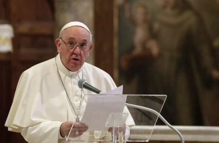 Ferenc pápa: az újságírásban a félretájékoztatás a fő bűn