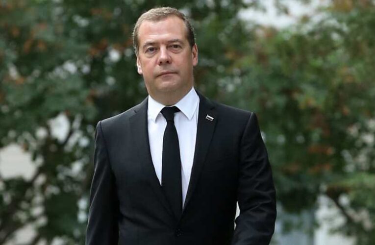 Medvegyev: Moszkvának fel kell függesztenie a diplomáciai kapcsolatokat az EU-val