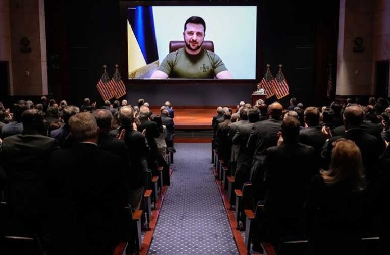 Megerősítve: a CIA irányítja Ukrajna Oroszország elleni harcát