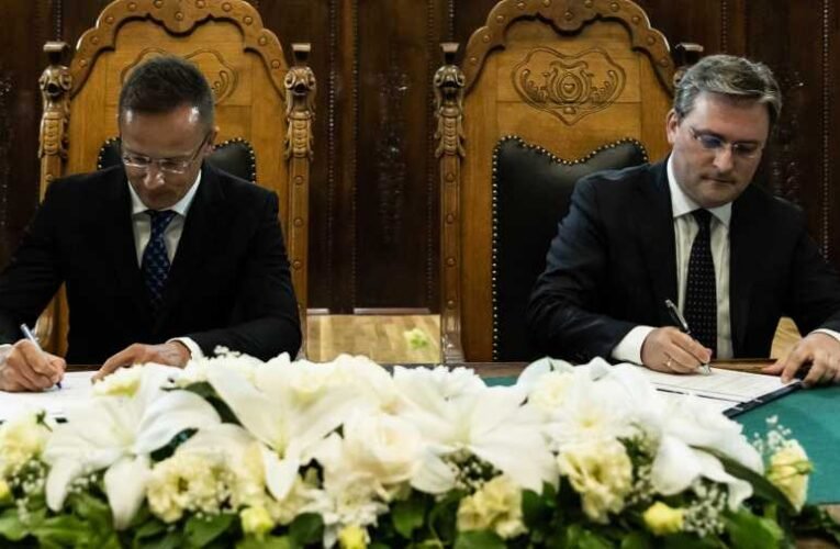 Szijjártó: a migrációs nyomás új veszélyességi szintre lépett