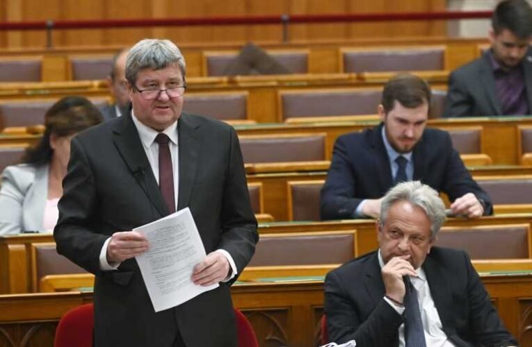 Stoffán György: A KATA és a társadalom… (a nép hangja)