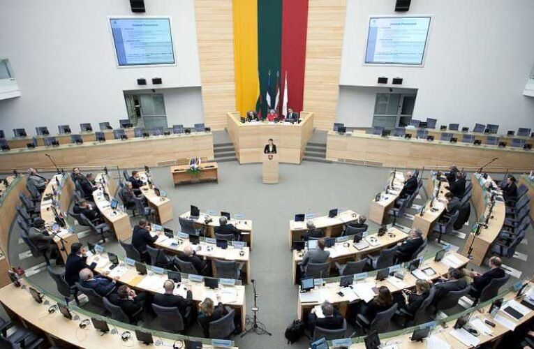 A litván parlament javaslata: kötelezzék a vállalkozásokat, hogy szakítsák meg kapcsolataikat Oroszországgal