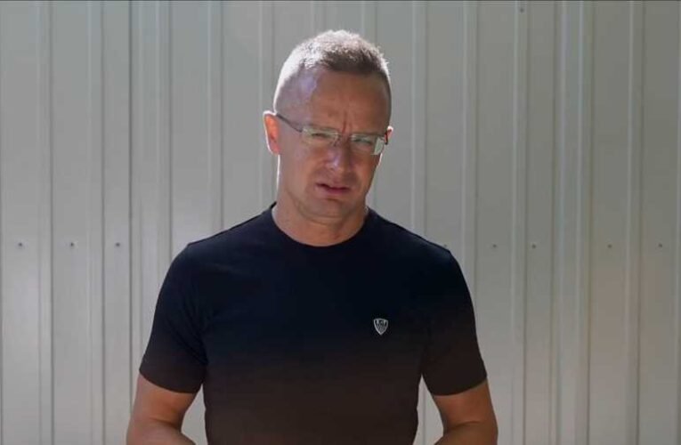 Szijjártó: létesítési engedélyt kapott Paks II.