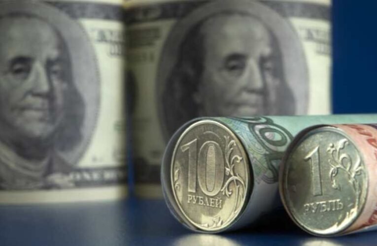 Oroszország a deviza árfolyamokat is függetlenítené a dollártól