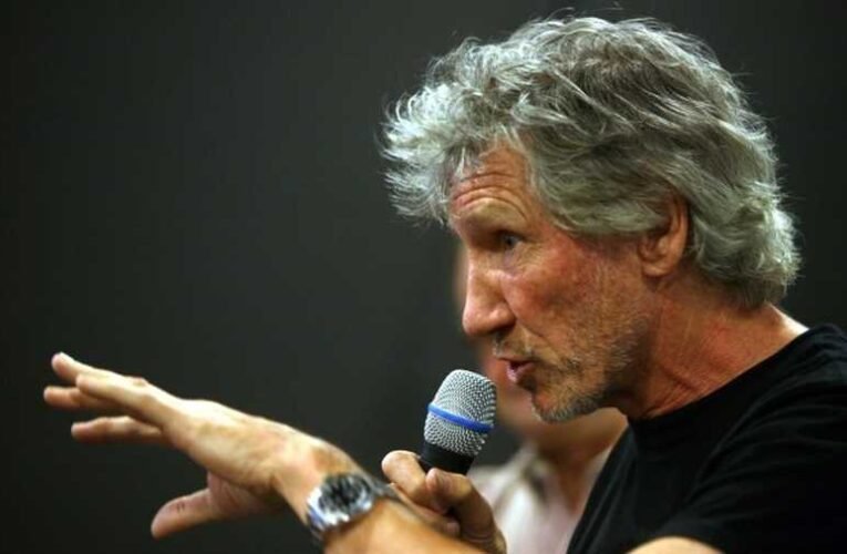A Pink Floyd alapítója háborús bűnösnek nevezte Bident