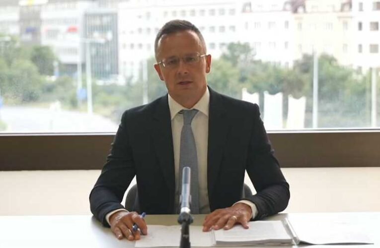 Szijjártó Péter rendkívüli bejelentése az EU Külügyminiszteri Tanács üléséről, Prágából 📺 (frissítve)