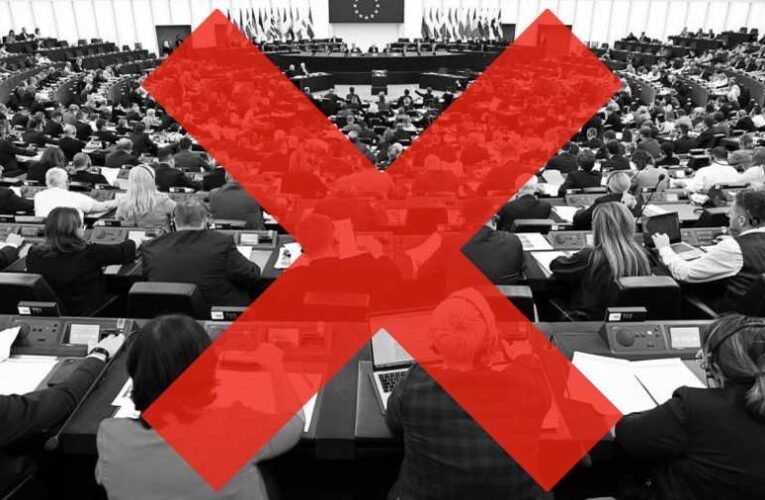 Huxit Párt: A „jogállamisági” jelentés újabb ok a Huxitra