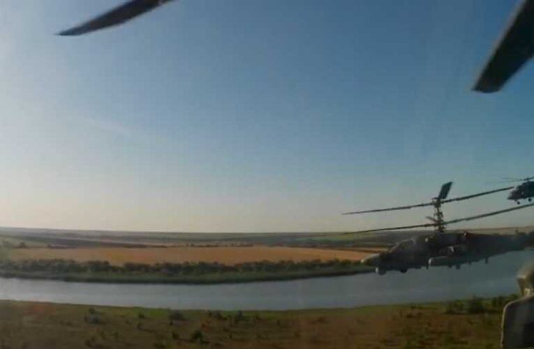Ezt nem látni a médiában: Orosz K52 harci helikopter megakadályozza az ukránok átkelését a Dnyeperen