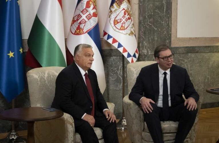 Orbán Viktor Szerbiába utazik