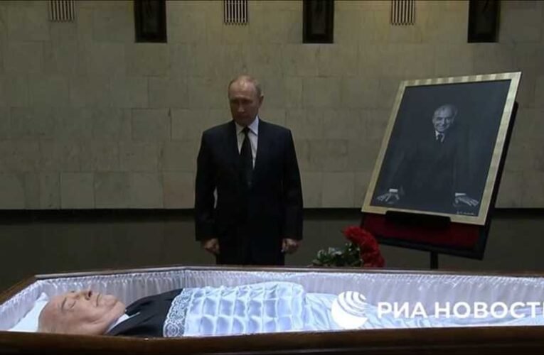 Így búcsúzott Putyin Gorbacsovtól 📺