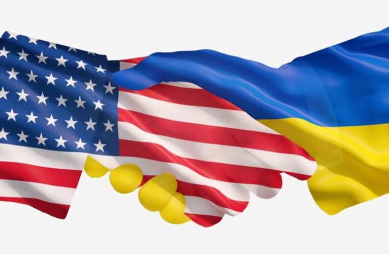 Zelenszkij közölte, hogy az USA mekkora összeggel támogatja havonta