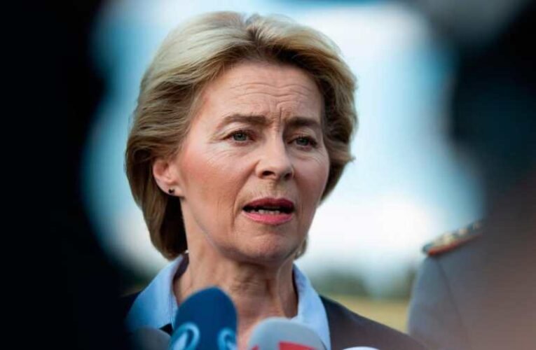 Tényfeltárás helyett titoktartásra kellett felesküdniük