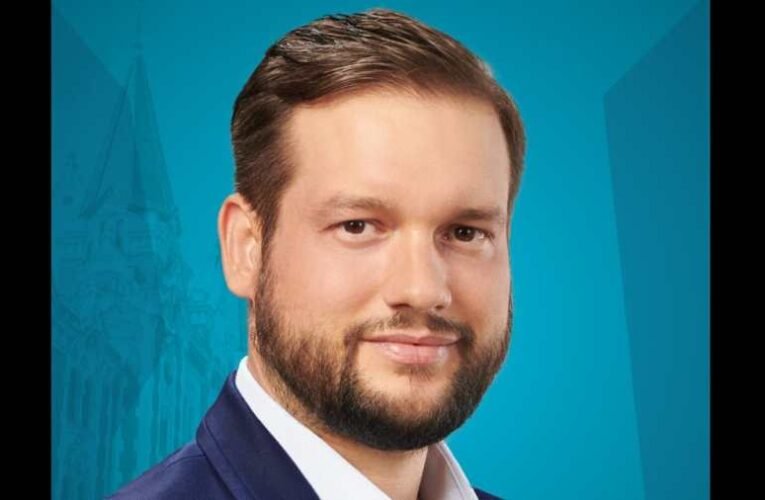 Ellenzéki zavarok: Felfüggesztette a Momentum az újpesti polgármestere párttagságát