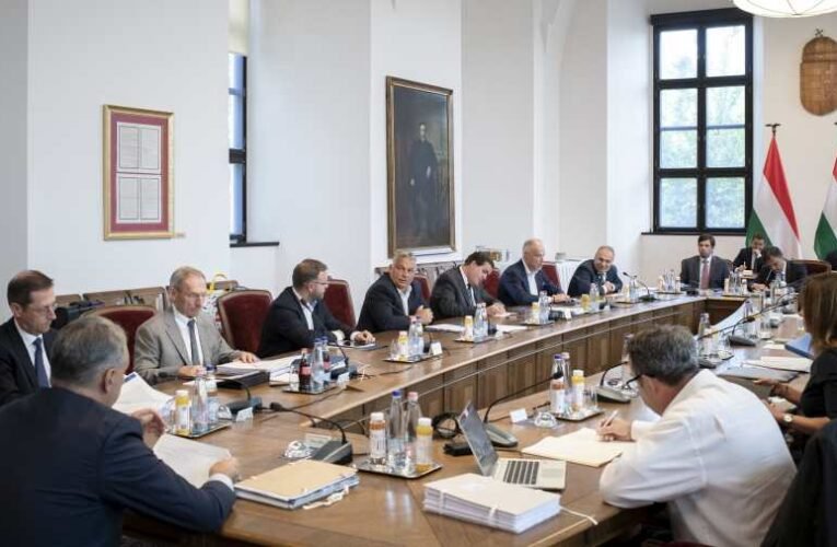 Megtartották az első őszi kormányülést – Magyarországon nem lesz energiahiány