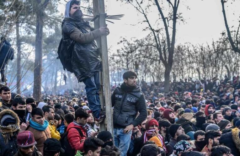 100 000 migráns gyűlt össze a görög-török határnál, be akarnak törni Európába